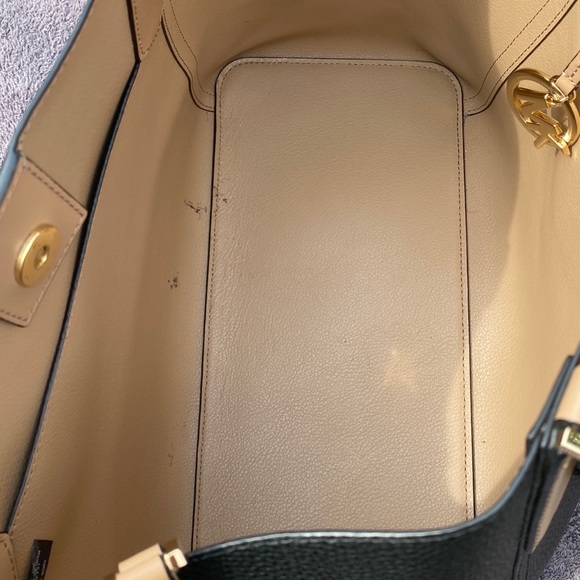 REAL Michael Kors Medium Bag - Picture 7 of 10